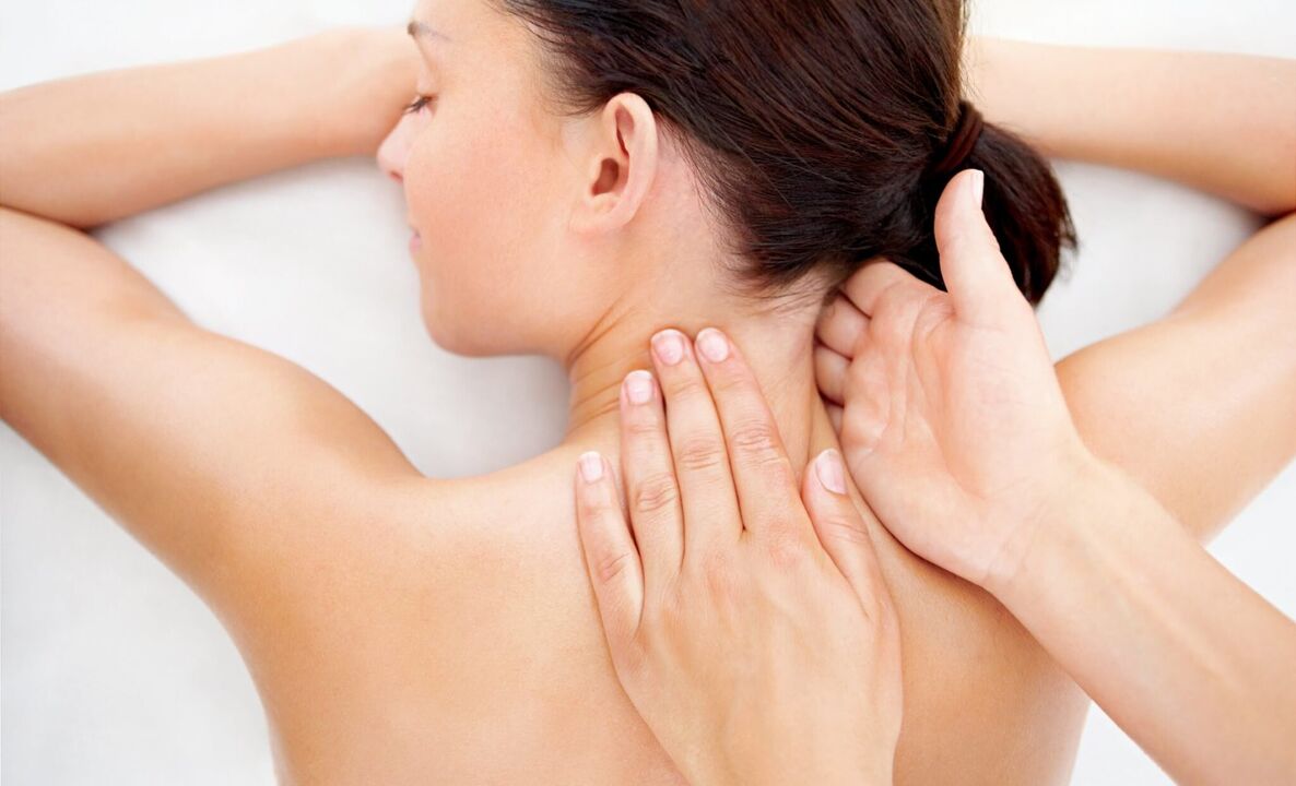 masaje de cuello para la osteocondrosis